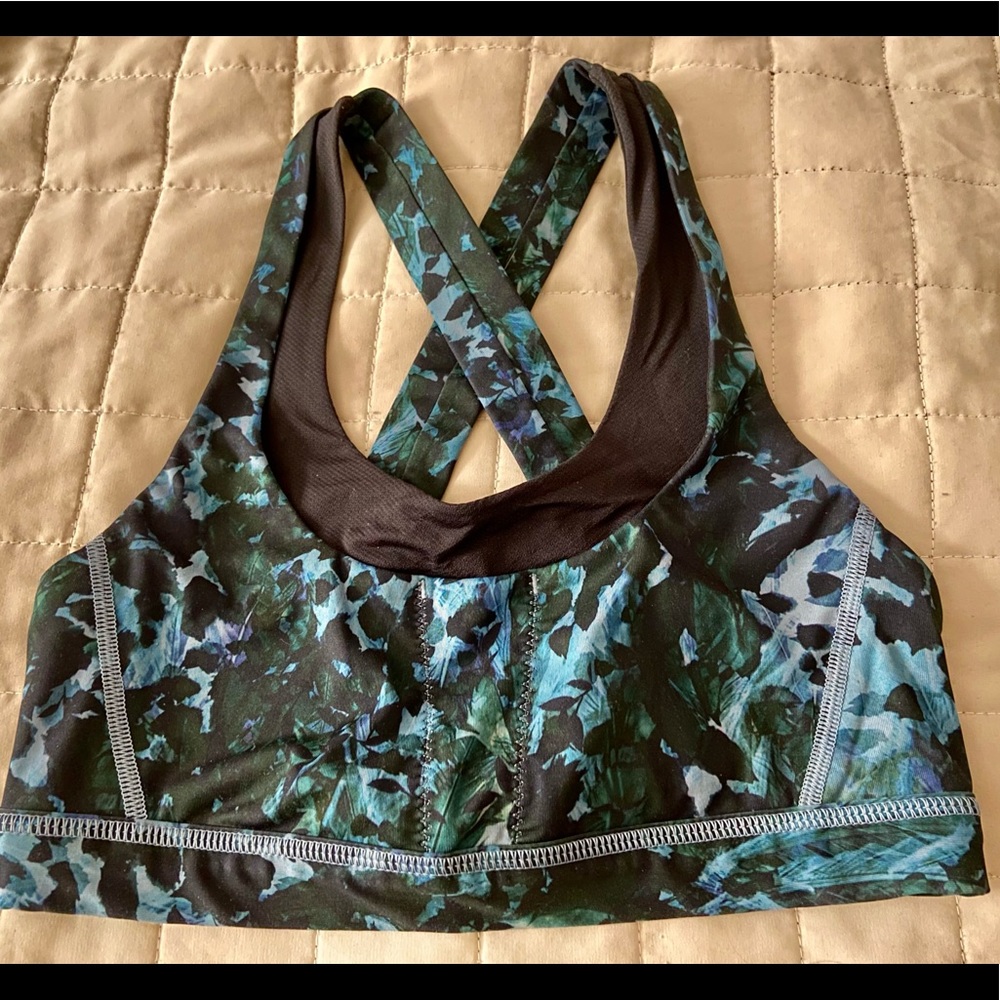 Lululemon sport Bra size 4